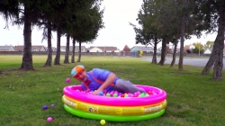 با چه اسباب بازی هایی بازی کنیم ؟